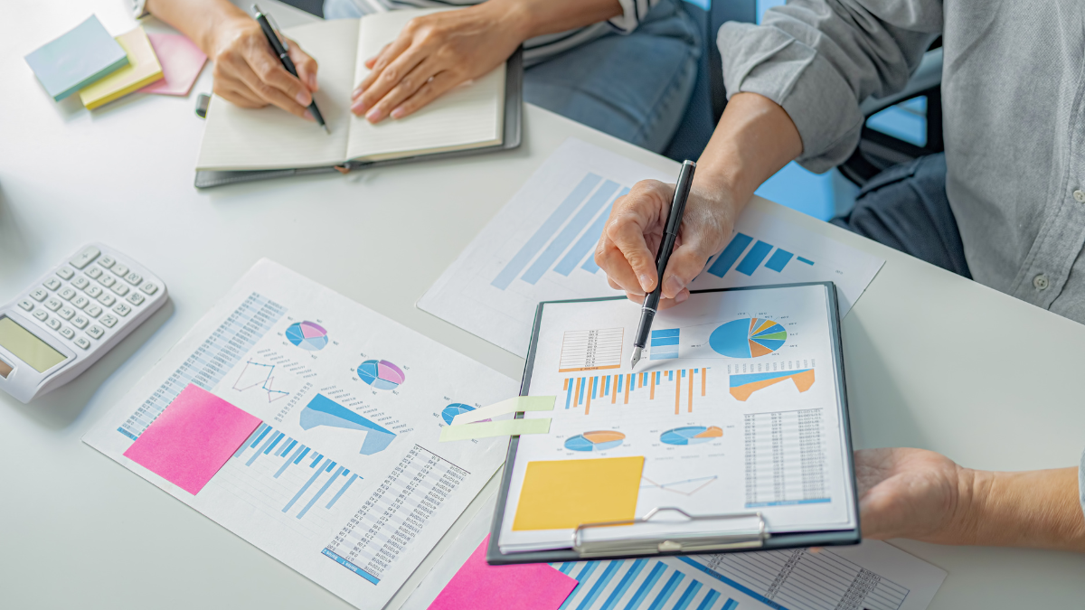 Industrial plant with digital overlay